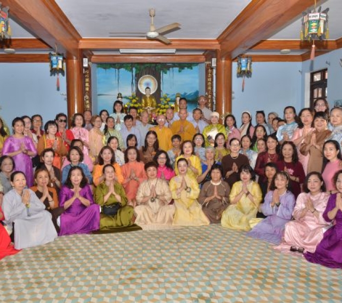 Đà Nẵng : Phân ban Cư sĩ Phật tử thành phố Đà Nẵng hành hương cúng dường thập tự đầu năm Bính Ngọ tại Đà Nẵng.
