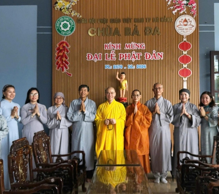 Phân ban Cư sĩ Phật tử Đà Nẵng cúng dường an cư kiết hạ toàn thành phố